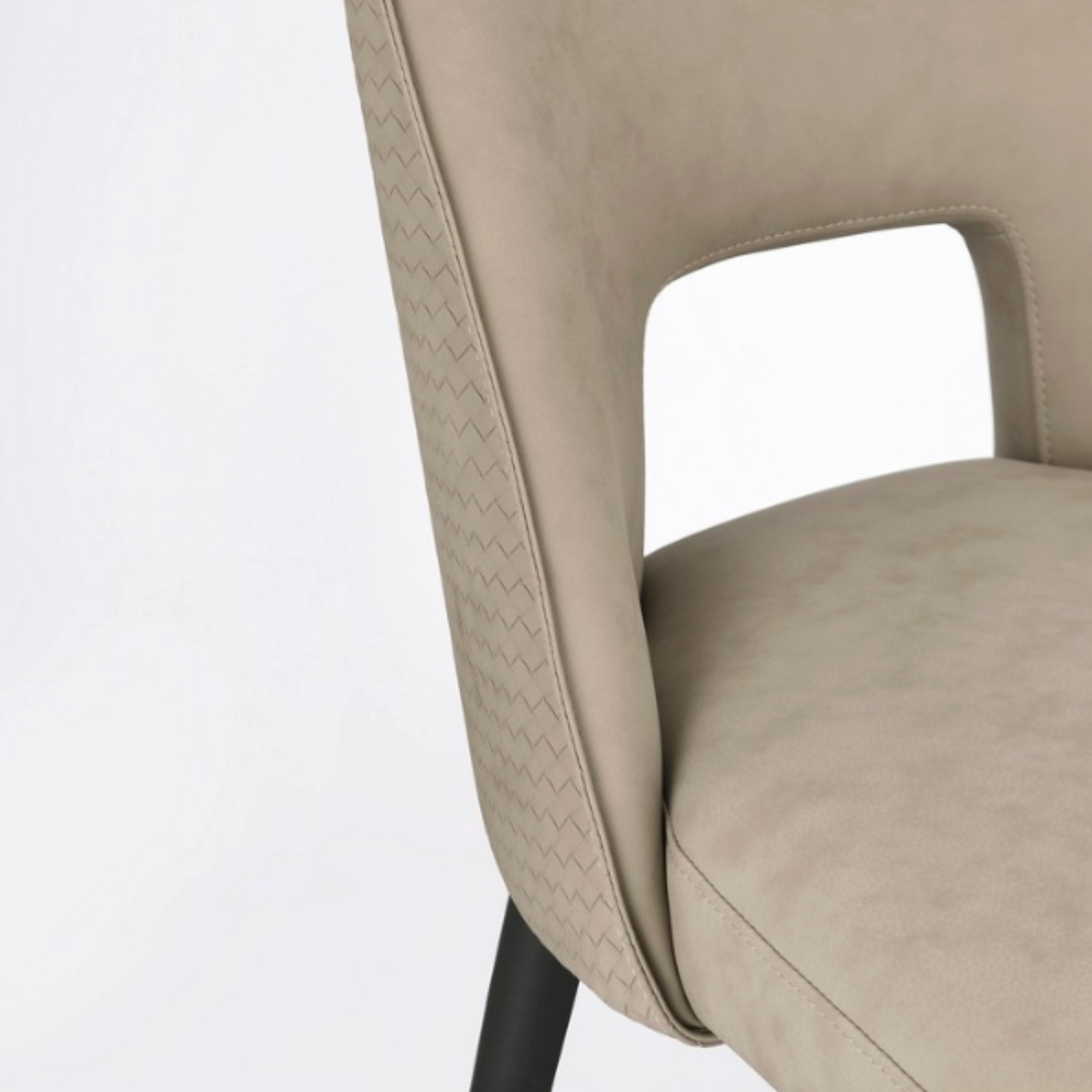 Sedia Roger