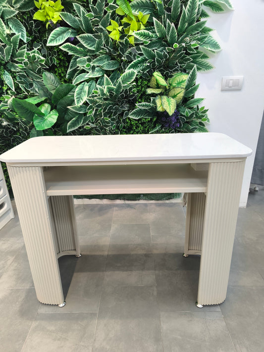 Tavolo per manicure di design｜Piano in marmo × Gambe in ferro a strisce｜Postazione professionale per salone di bellezza