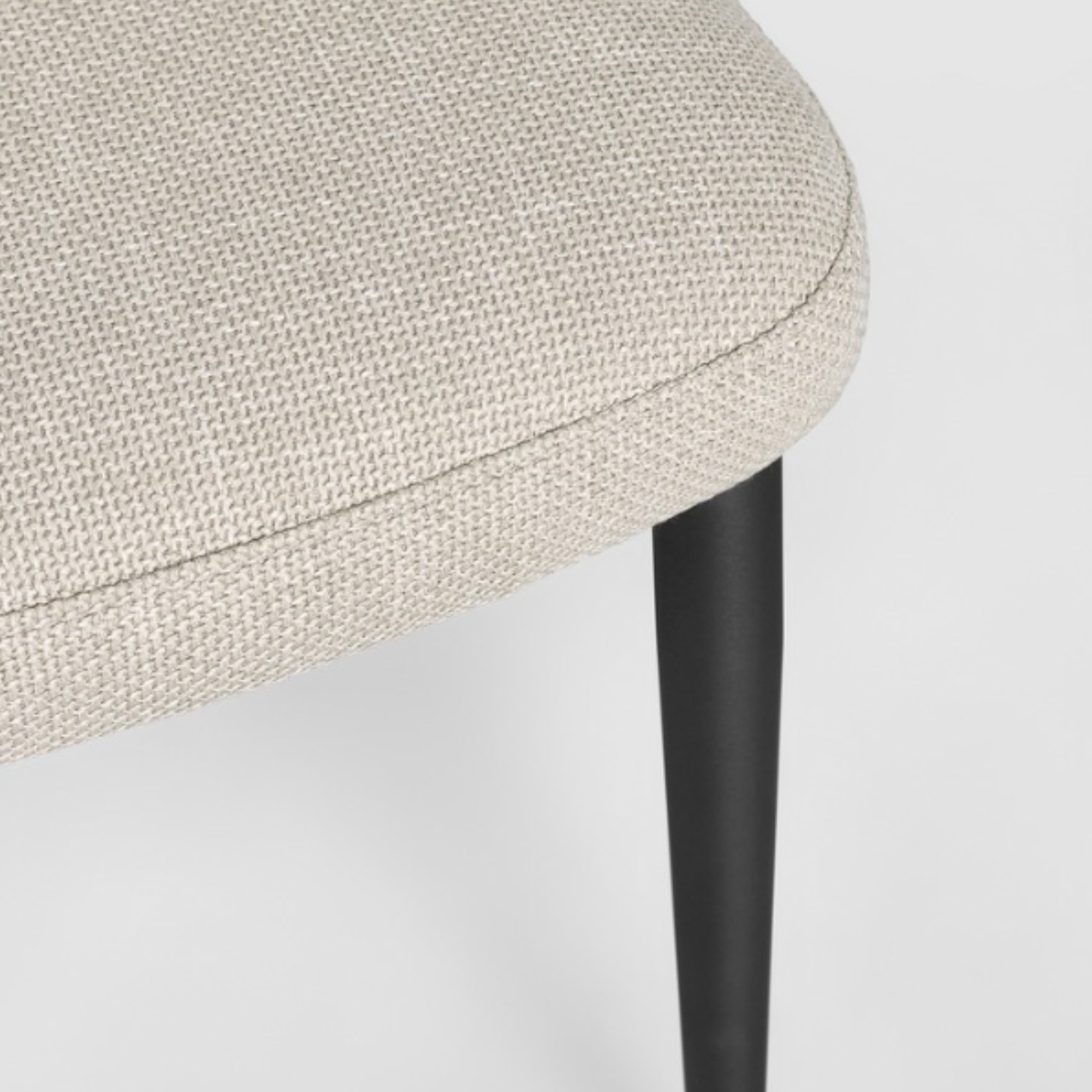 Sedia Roger