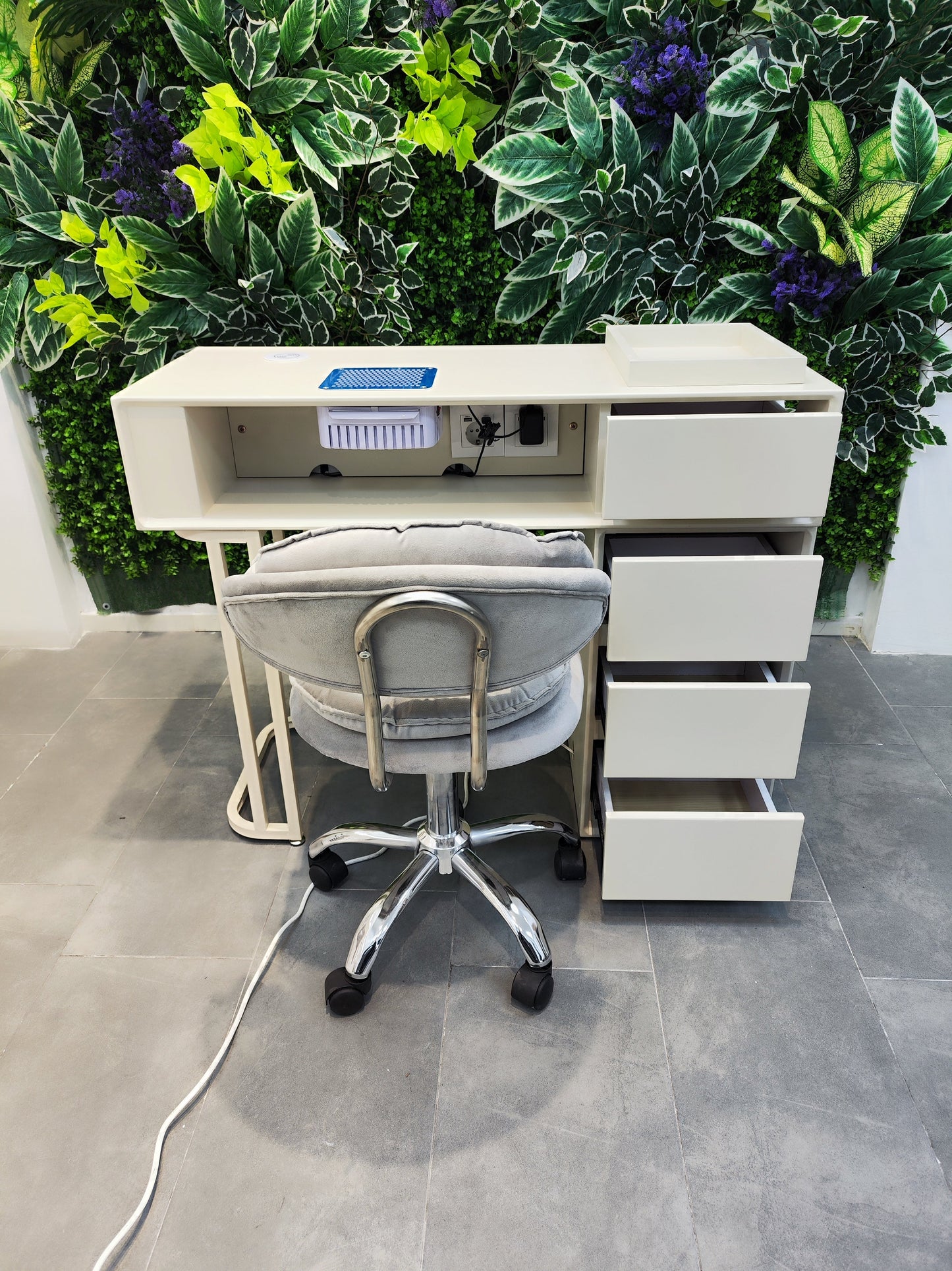 Tavolo da Manicure in Legno Massello Color Crema | Con Aspirapolvere ad Alta Potenza & Lampada a Induzione per Asciugatura | 100*40*78cm | 4 Cassetti + Ripiano Fisso | Perfetto per Professionisti