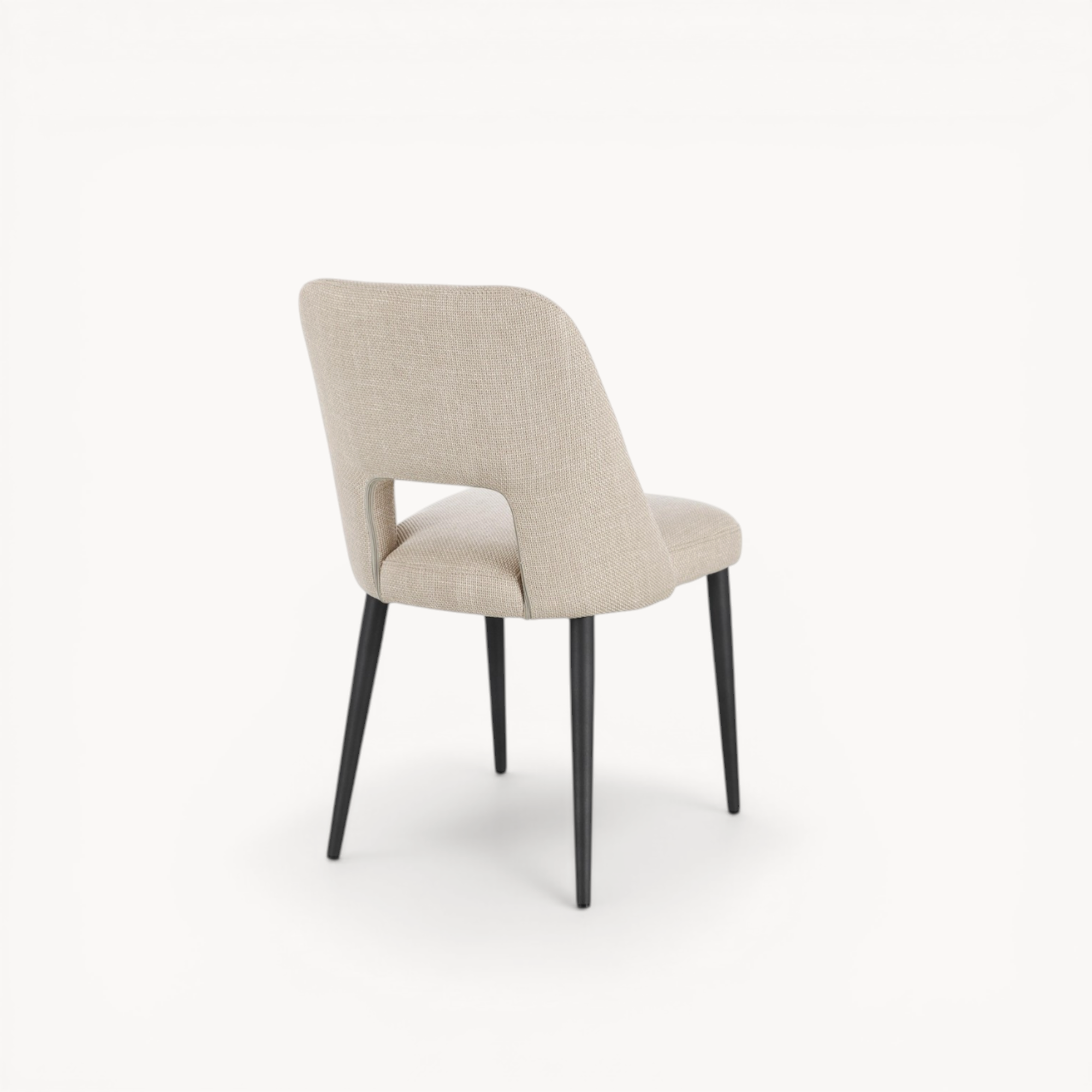 Sedia Roger