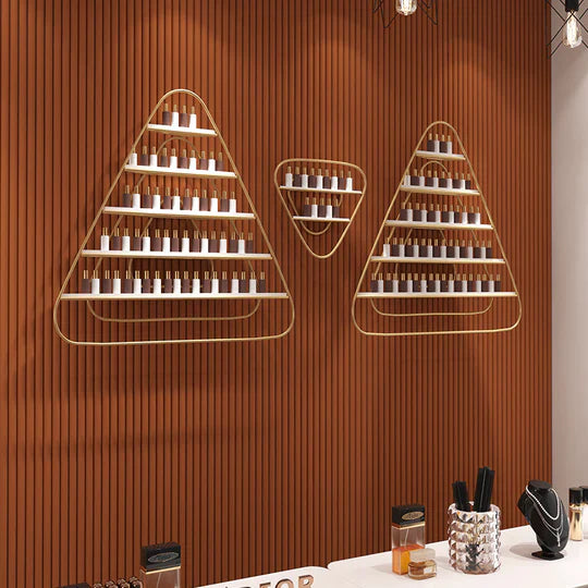 Scaffale triangolare a muro